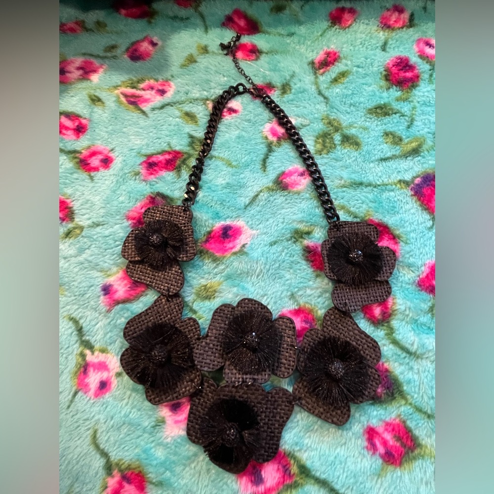 Vera Wang fabric necklace